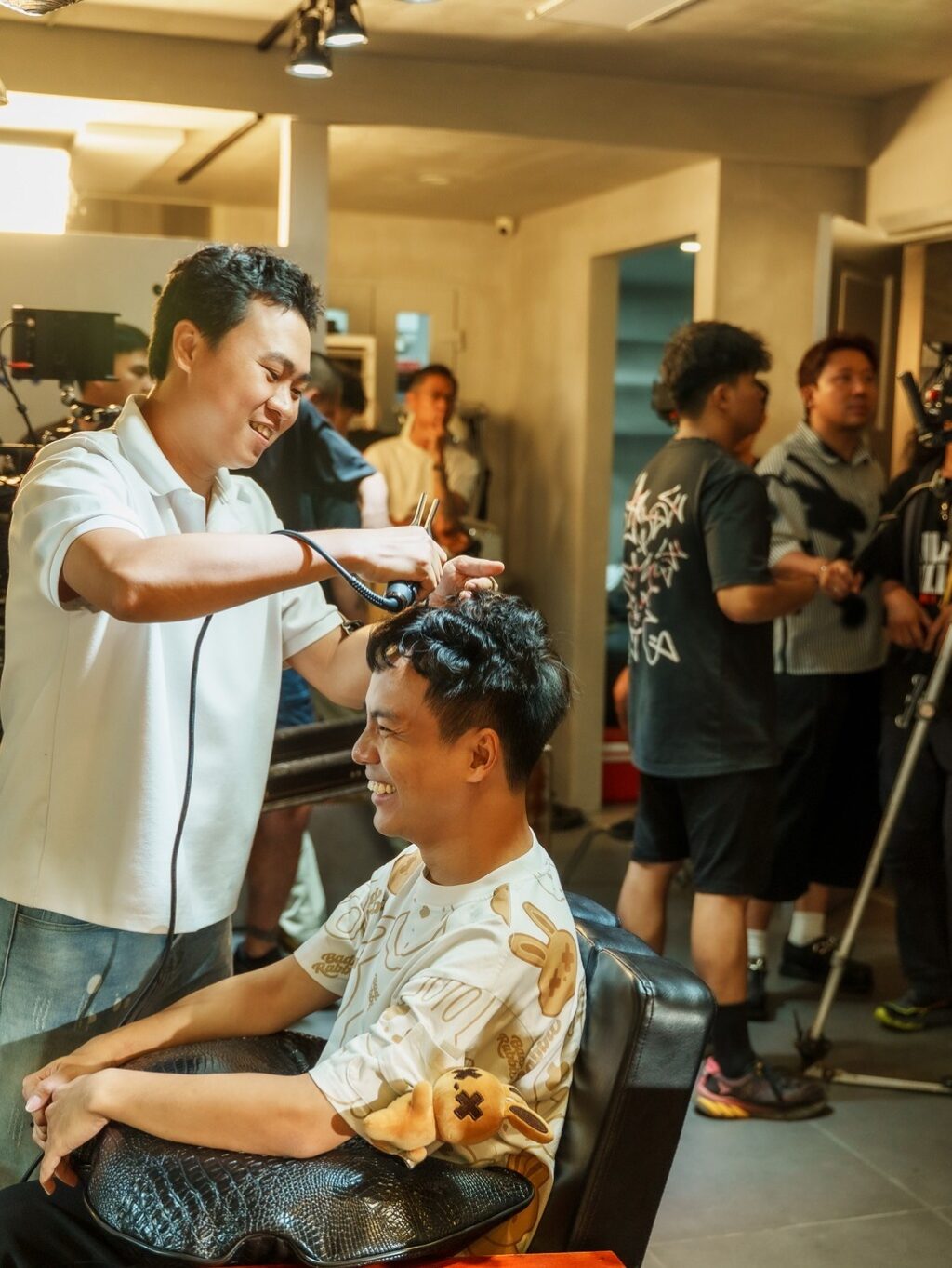 Instagram post from anewday.hairsalon. This post is in position 3.